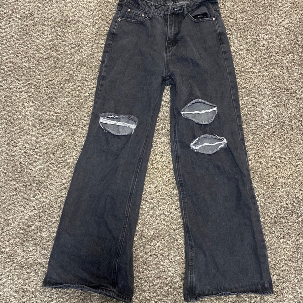 SHEIN RIPPED JEANS SIZE SMALL